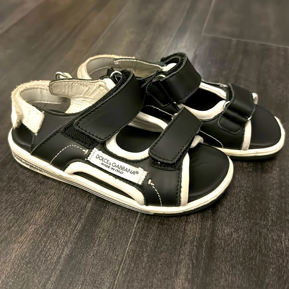 D&G sandals size 27